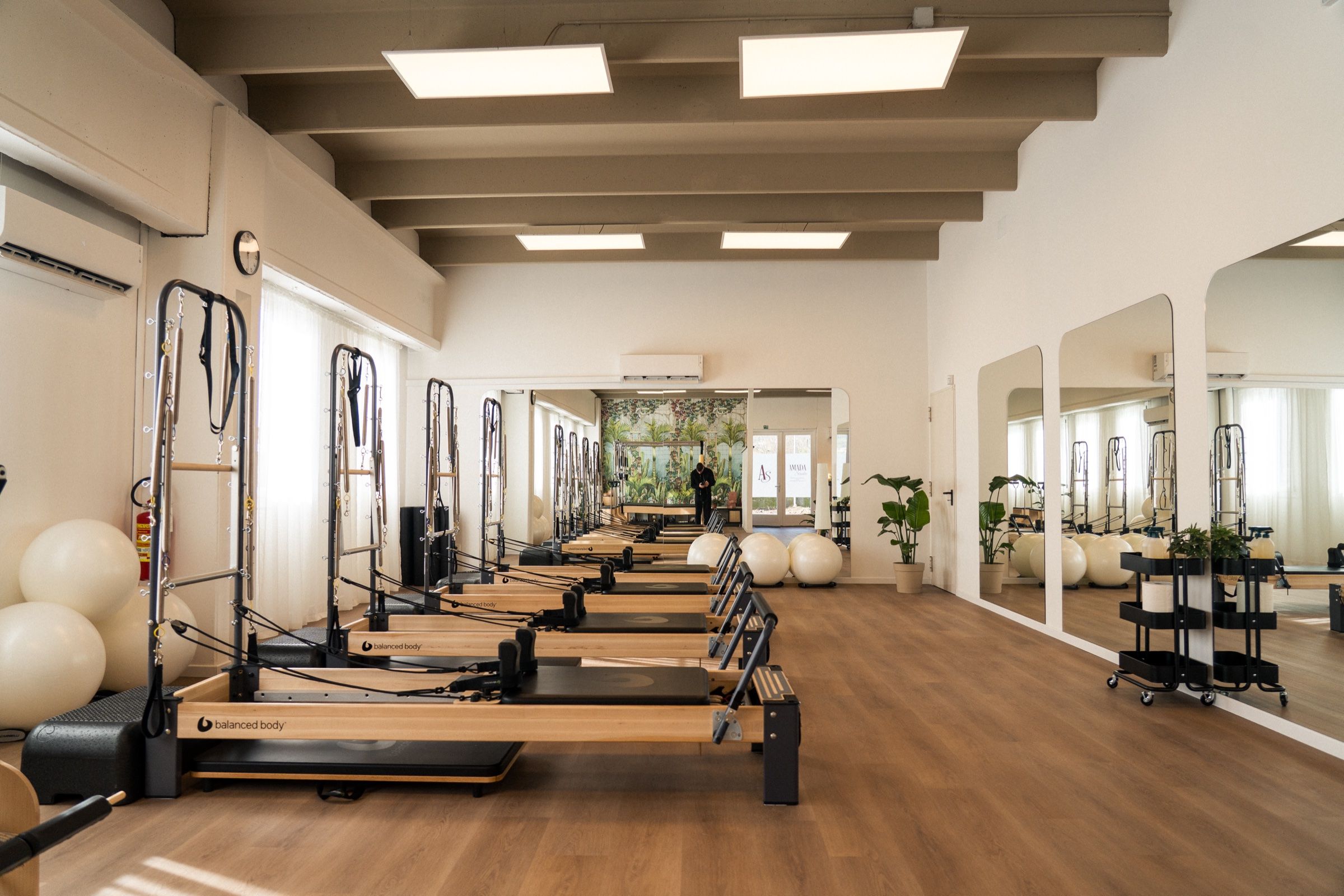 Uno scorcio della sala macchinari di Amada Studio a Montignoso